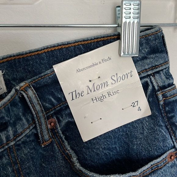Abercrombie the mom short high rise - Picture 2 of 6
